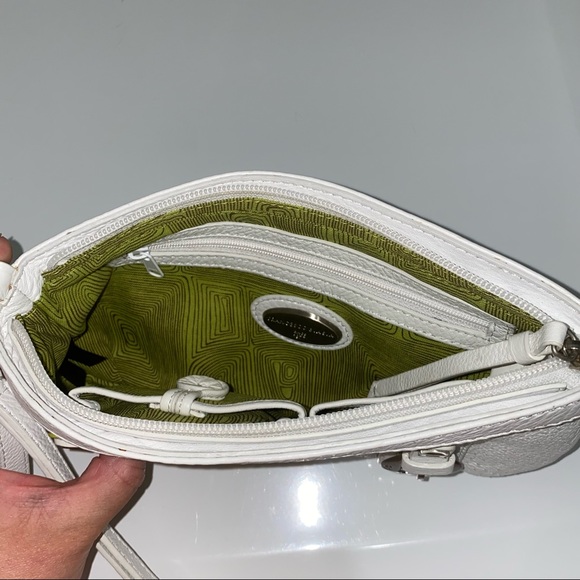 Francesco Biasia White Wristlet - Picture 4 of 7